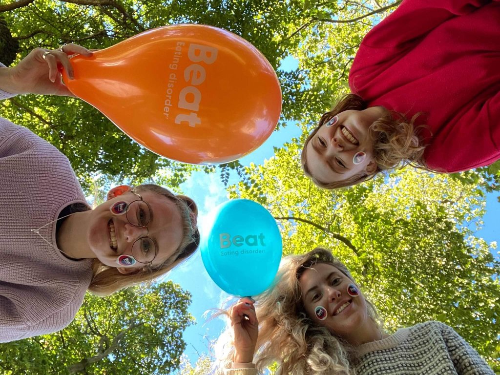 Edinburgh University's Nursing Society with Beat balloons on their sponsored walk.